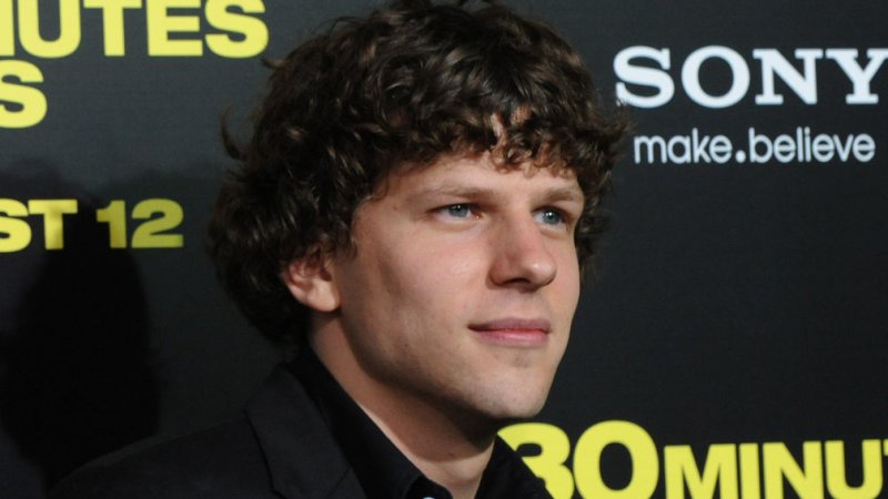[VIDEO] Reporter says Jesse Eisenberg 'humiliated' her during awkward interview