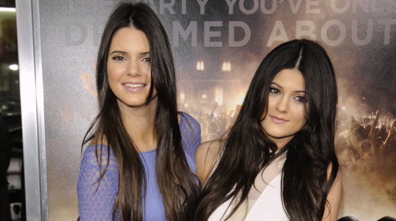 Kendall Jenner (L) and Kylie Jenner (R). UPI/Phil McCarten | <a href="/News_Photos/lp/ff95891919a5246728a2abe8232195f8/" target="_blank">License Photo</a>