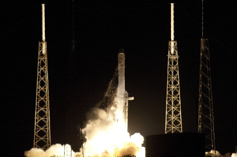 SpaceX launches cargo to ISS, but rocket landing fails
