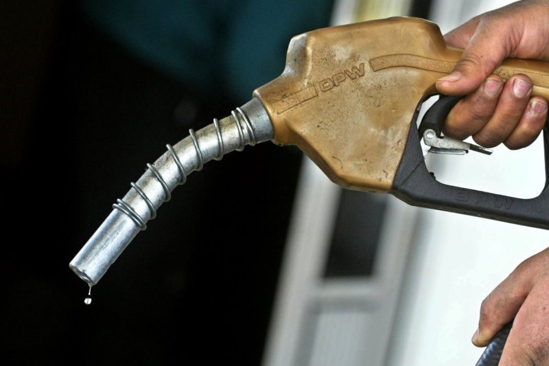 Seasonal slide in gas prices delayed