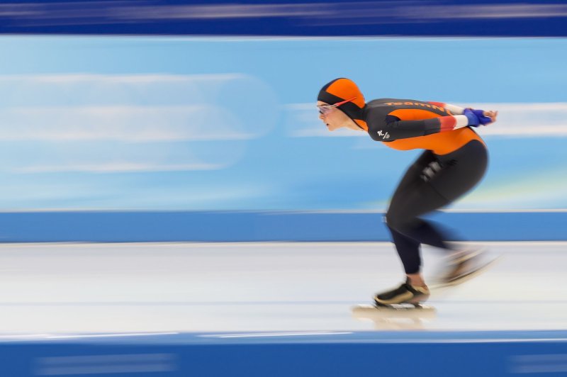 Netherlands speed skater Schouten wins mass start gold; USA's Kilburg fourth