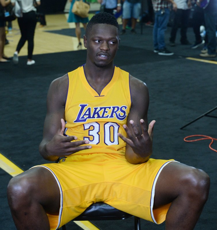 Los Angeles Lakers' Julius Randle fined for making obscene gesture