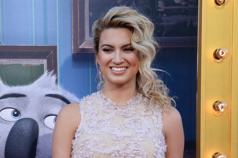 Tori Kelly marries German basketball player Andre Murillo