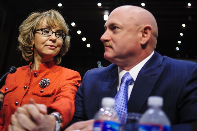 Gabrielle Giffords receives JFK Profile in Courage Award