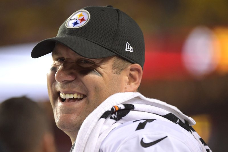 Pittsburgh Steelers quarterback Ben Roethlisberger (7) laughs in the final moments as the Steelers play the Washington Redskins at FedEx Field in Landover, Maryland on September 12, 2016. Photo by Kevin Dietsch/UPI