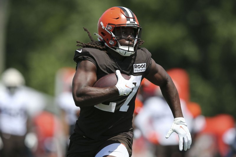 Cleveland Browns running back Kareem Hunt runs the ball during training camp Wednesday in Berea, Ohio. Photo by Aaron Josefczyk/UPI | <a href="/News_Photos/lp/4489ddbff650bcaf2f51b1463a97a6e9/" target="_blank">License Photo</a>