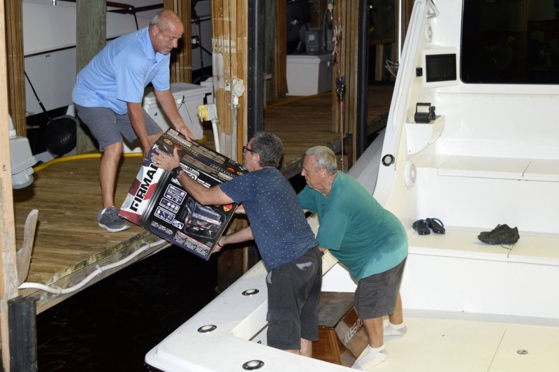 U.S. fishermen rush relief supplies to desperate Bahamians