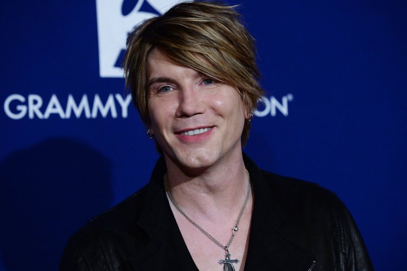 Goo Goo Dolls frontman John Rzeznik will perform an acoustic show for iHeartRadio Live in December. File Photo by Jim Ruymen/UPI