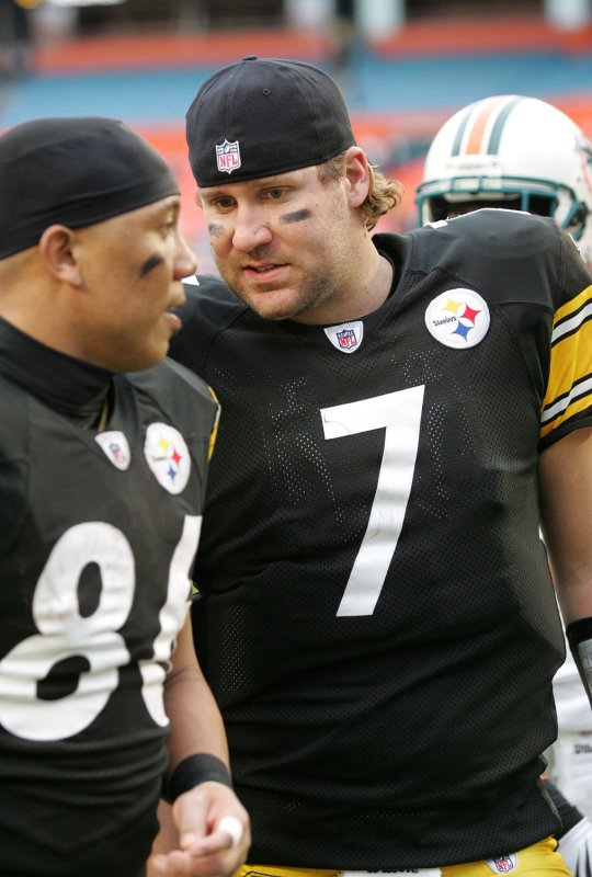 Pittsburgh Steelers quarterback Ben Roethlisberger (7) walks off the field with teammate Hines Ward after defeating the Miami Dolphins 30-24 at Landshark stadium in Miami on January 3, 2010. UPI/Martin Fried