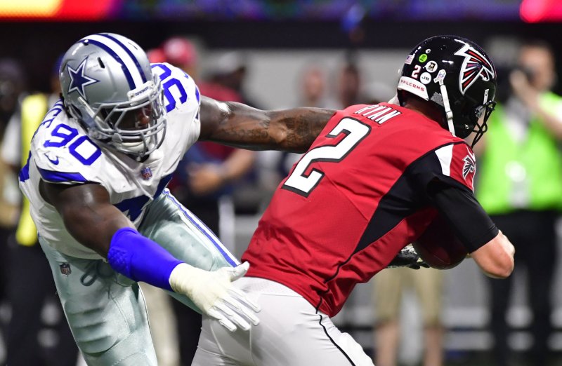 Dallas Cowboys: DeMarcus Lawrence rips officials