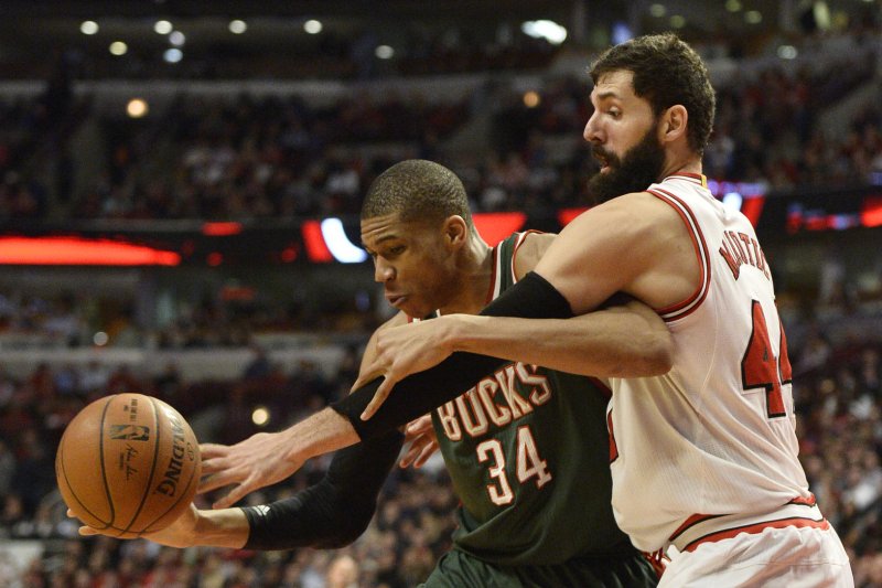 Kobe Bryant challenges Milwaukee Bucks' Giannis Antetokounmpo to win NBA MVP