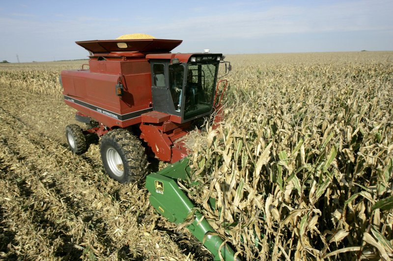 Rushed fall harvest could cause farmer injuries, deaths, safety experts say