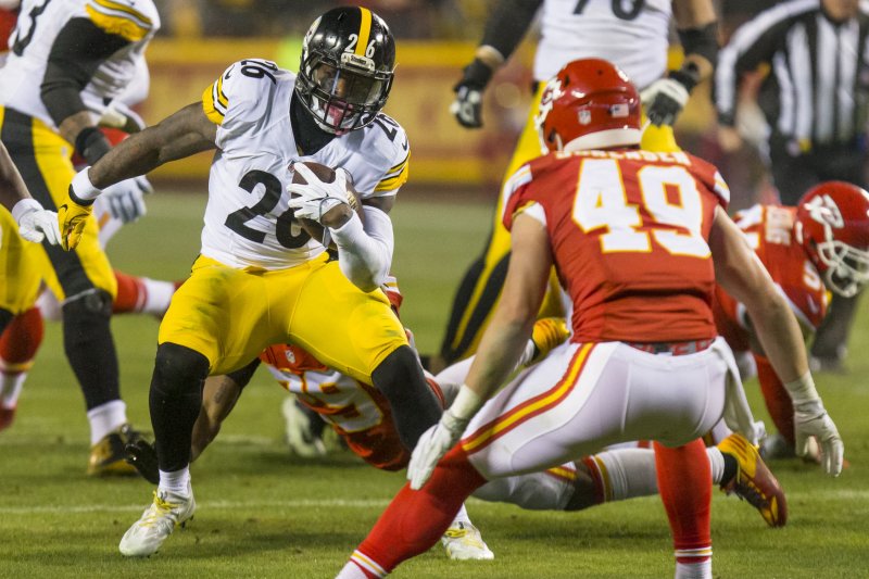 Pittsburgh Steelers running back Le'Veon Bell breaks into the Kansas City Chiefs' backfield during the AFC playoffs last season. Photo by Kyle Rivas/UPI | <a href="/News_Photos/lp/4e75fa8b7cdf6b31684f1358b1845f3f/" target="_blank">License Photo</a>