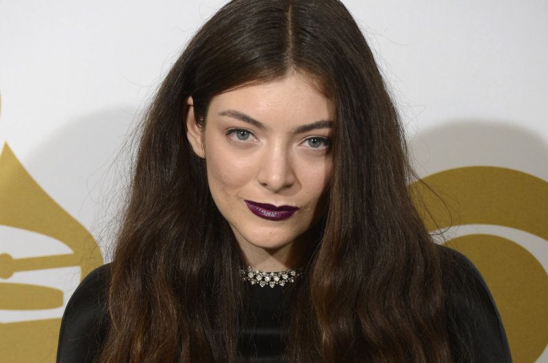 Lorde is curating the 'Mockingjay' film soundtrack album