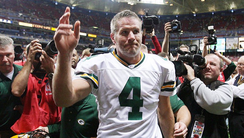 Packers CEO wants to retire Bret Favre's No 4. jersey