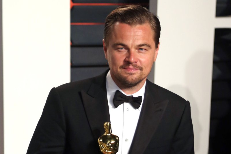 Leonardo DiCaprio Oscar image used in Girl Scout Cookies campaign