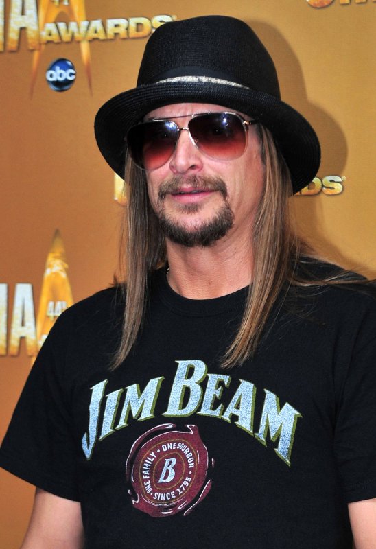 Kid Rock sells out -- his birthday concert