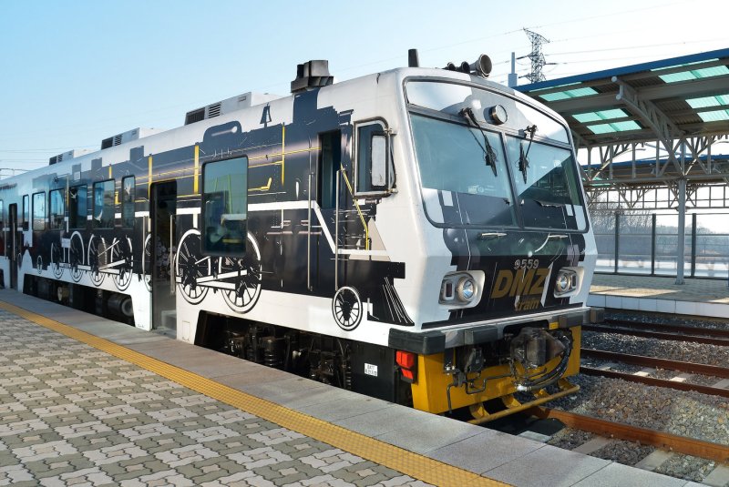 South Korea pursues inter-Korea railway project