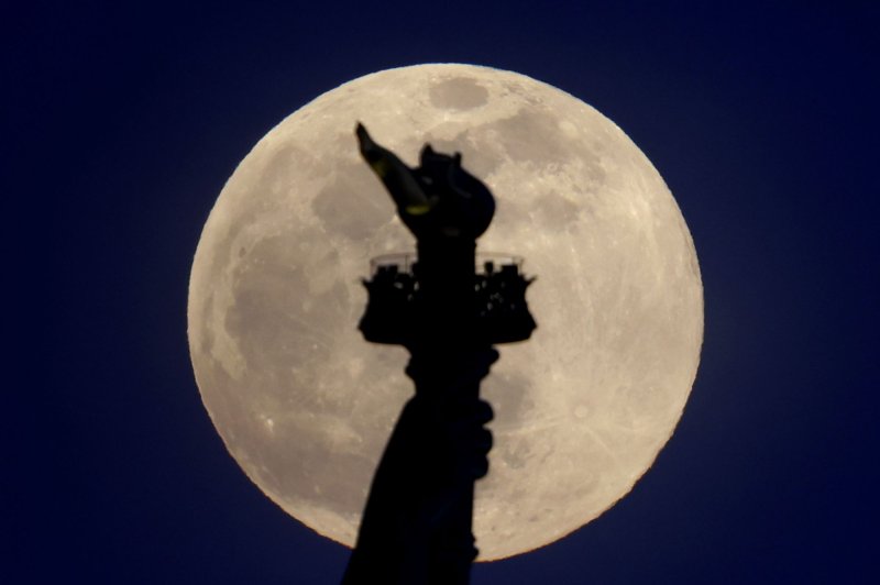 Super Strawberry Moon on the rise as first supermoon of 2022