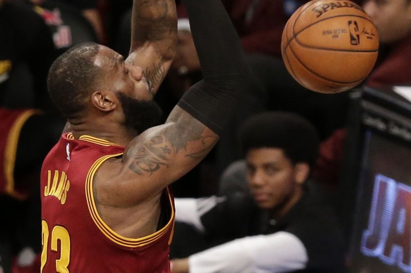 LeBron James tops 20K points for Cleveland Cavaliers in win vs. Oklahoma City Thunder