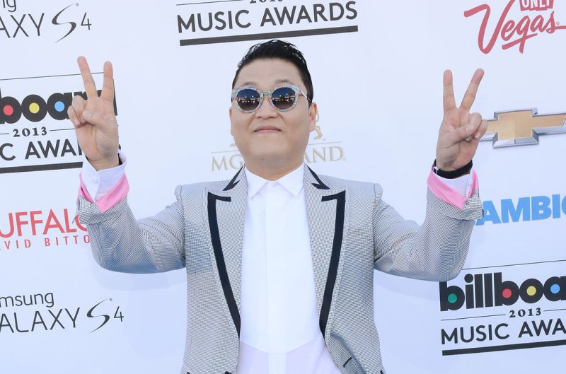 'Gangnam Style' singer Psy goes hip-hop with Snoop Dogg on new single 'Hangover'