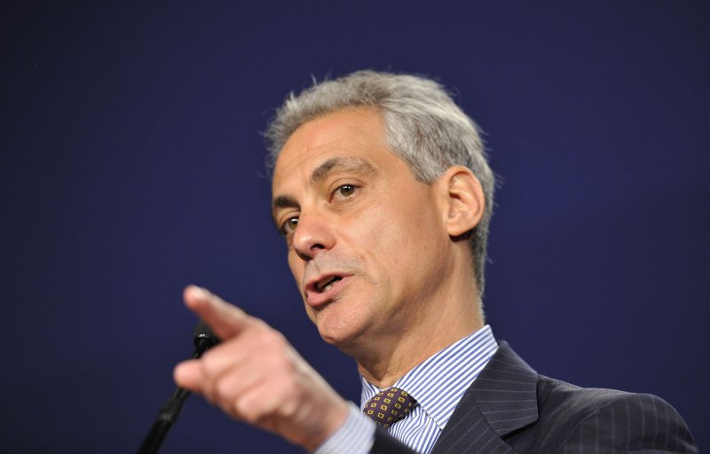 Emanuel defends Daley as chief of staff