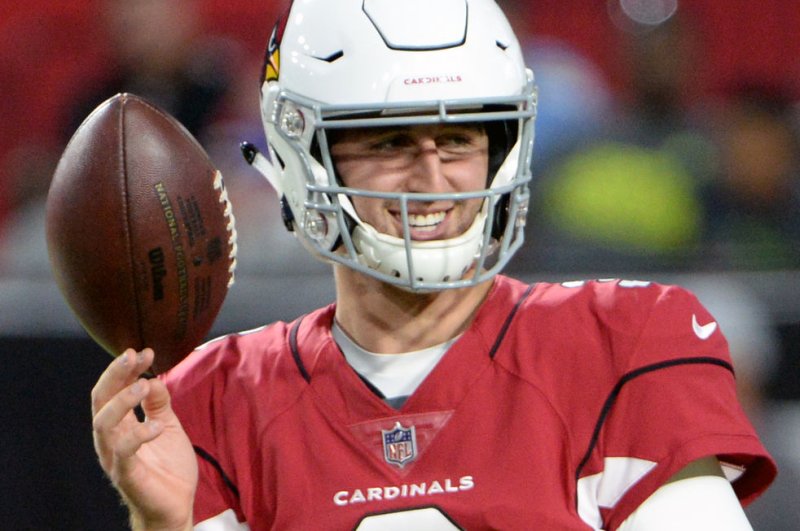Cardinals shuffle deck with Rosen to start vs. Seahawks