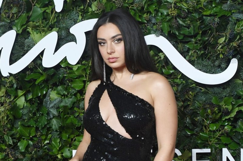 Charli XCX cancels shows: 'I have completely lost my voice'