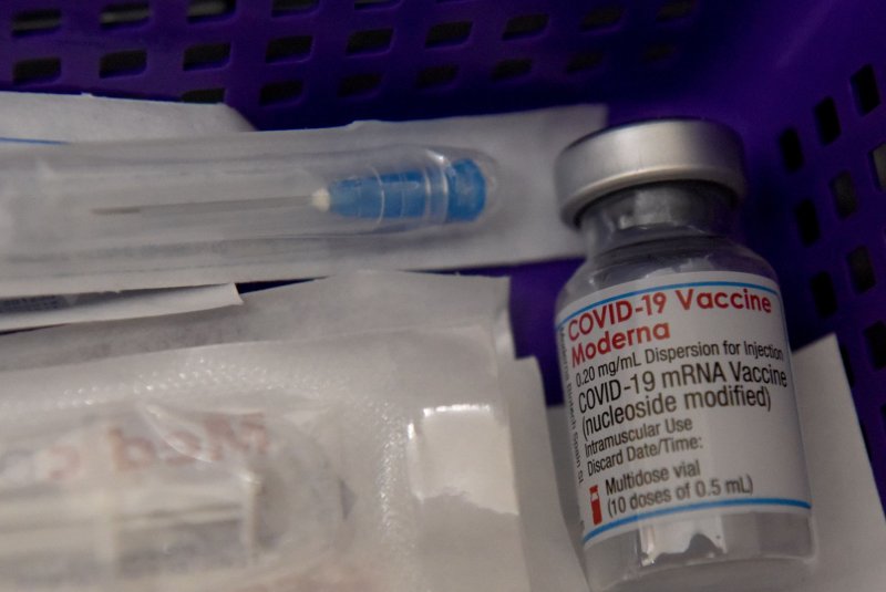 CDC advisory panel recommends allowing Moderna vaccine for children 6 to 17