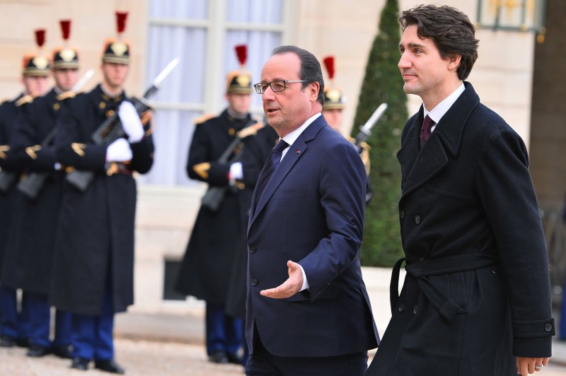 Canadian PM Trudeau meets with French President Hollande in Paris