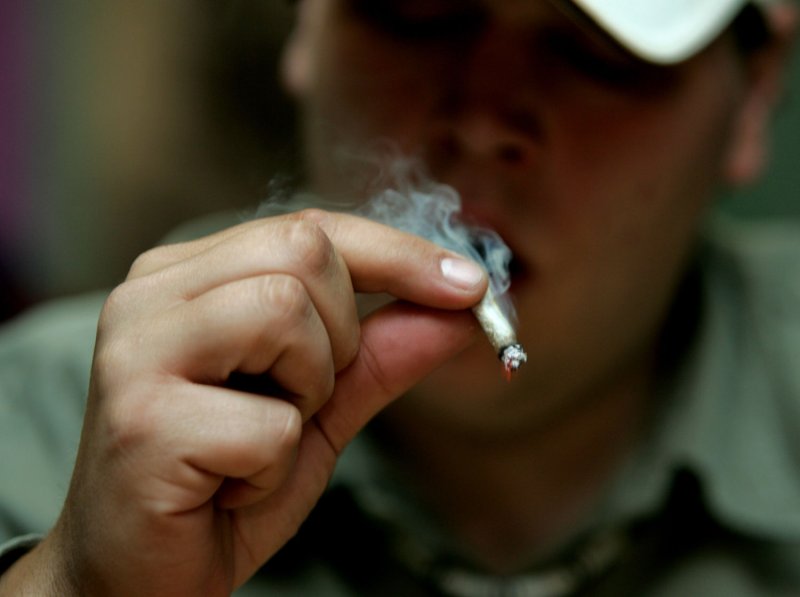 California approves recreational marijuana, Florida OKs medicinal use