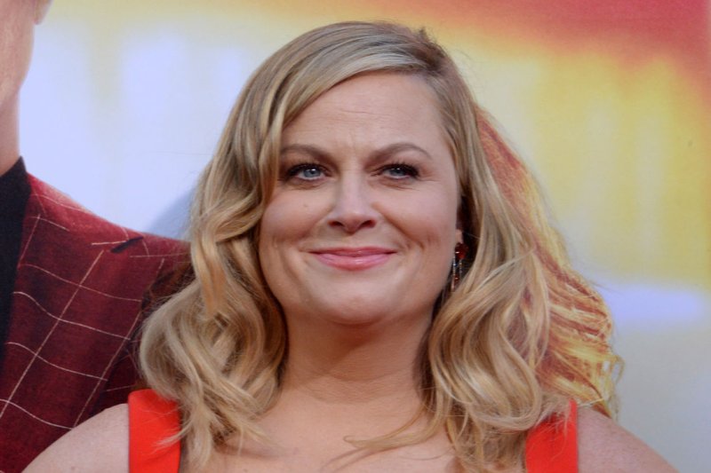 Amy Poehler to make directorial debut with Netflix movie