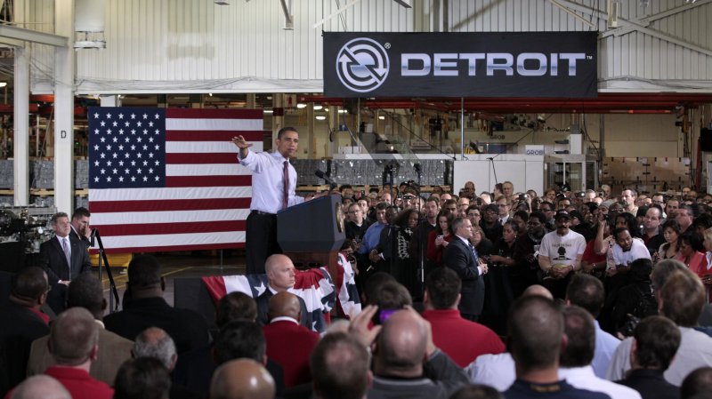 President Barack Obama speaks to workers at the Daimler Detroit Diesel plant in Redford, Michigan on December 10, 2012. UPI/Jeff Kowalsky | <a href="/News_Photos/lp/198c1c1ee42a8bc37a892ed1956fd0a5/" target="_blank">License Photo</a>