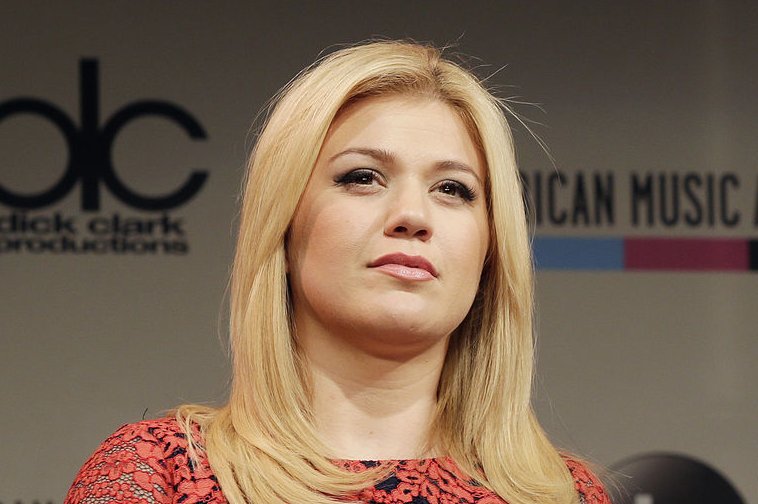 Kelly Clarkson on body criticism: 'We are who we are'