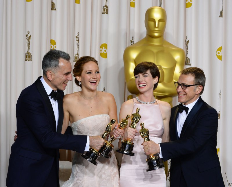 Jennifer Lawrence, Daniel Day-Lewis to be Oscars presenters
