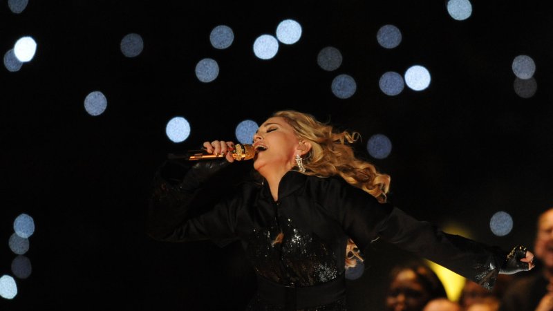Truck hauling Madonna sound-system crashes