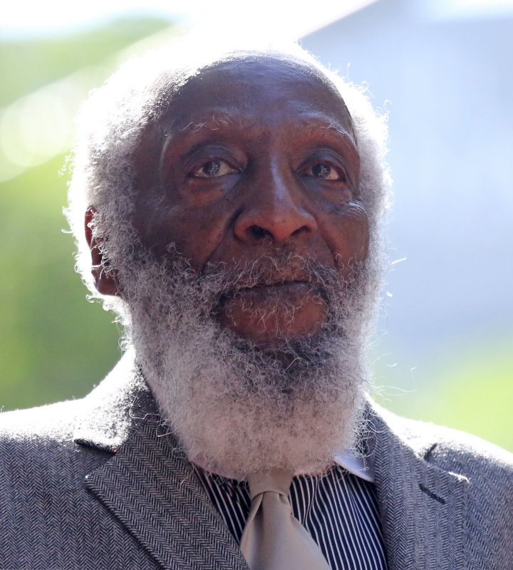 Comedian and activist Dick Gregory dead at 84