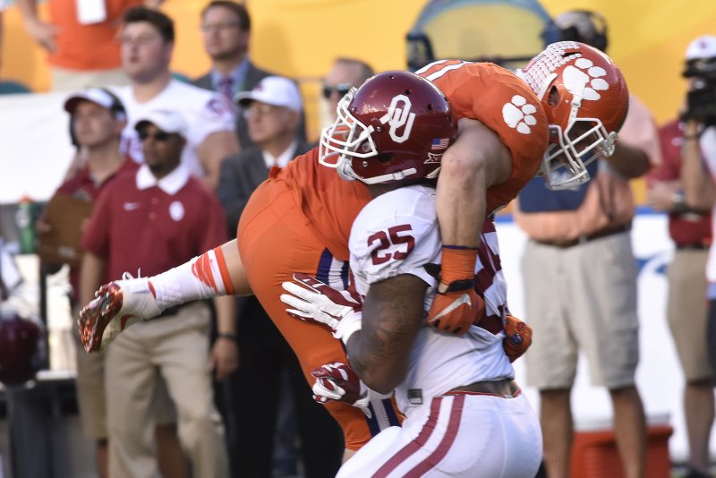 Former Oklahoma Sooners RB Joe Mixon reaches civil settlement in punching incident
