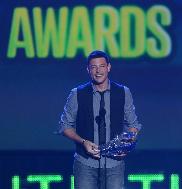 Actor Cory Monteith accepts his trophy after being selected the TV Star: Male winner during the Do Something Awards at Barker Hangar in Santa Monica, California on August 19, 2012. UPI/Jim Ruymen