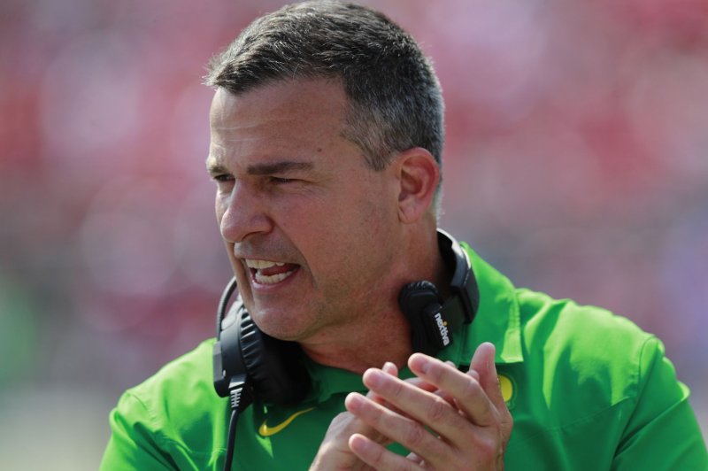 College football: Oregon loses top recruits amid Mario Cristobal's exit