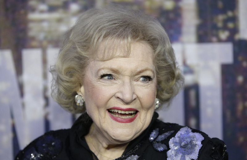 NBC airs Betty White's 2010 'SNL' episode a day after her death