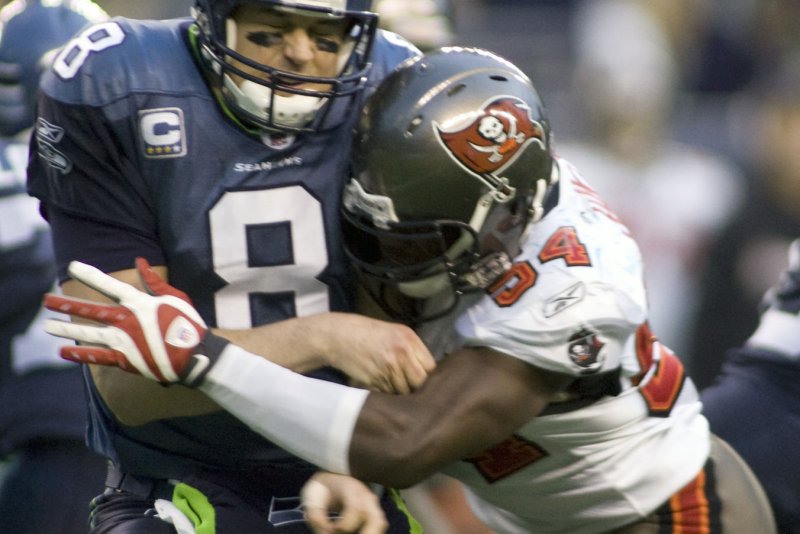 Ex-Florida State, Tampa Bay Buccaneers LB Geno Hayes, 33, in hospice care