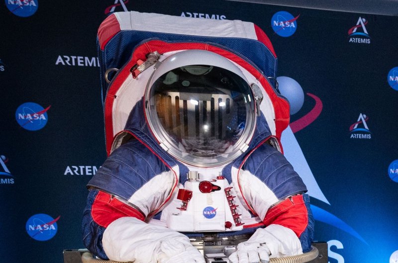 NASA displays a ground prototype of the new Artemis lunar spacesuit during a demonstration in October 2019 in Washington, D.C. Photo by Joel Kowsky/NASA