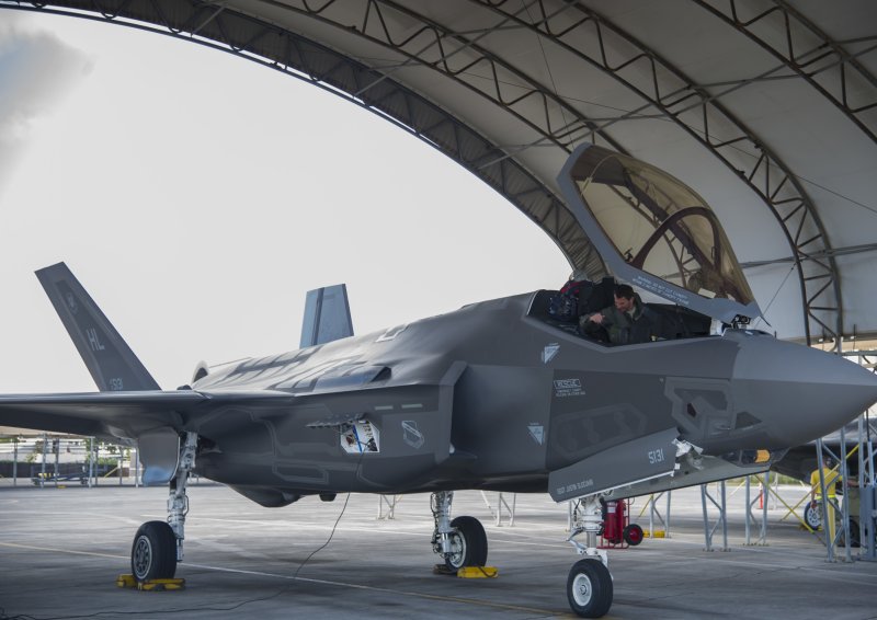 Lockheed awarded $1.5B contract for work on F-35 air systems