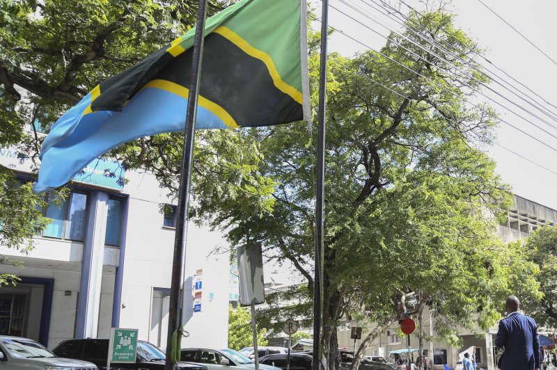 5 dead in Tanzania after gunman attacks police near French Embassy