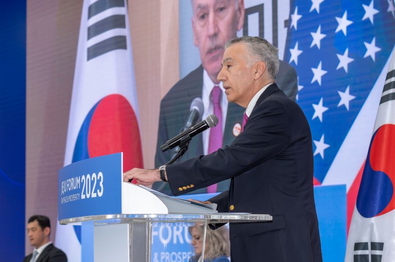 U.S. Ambassador to South Korea Philip Goldberg gives the keynote speech during a special session on the 70th anniversary of the South Korea-U.S. alliance at the Jeju Forum for Peace and Prosperity on Thursday in South Korea. Photo by Darryl Coote/UPI
