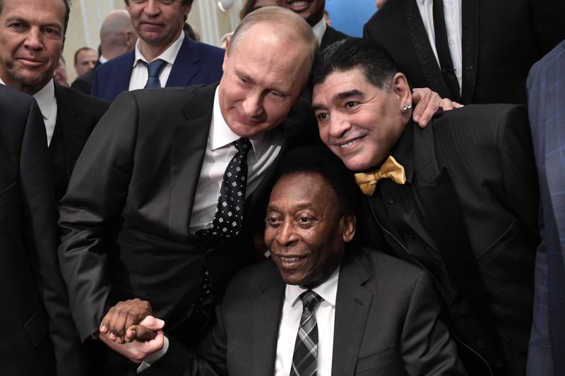 World Cup 2018: Vladimir Putin, Diego Maradona, Pele attend final draw