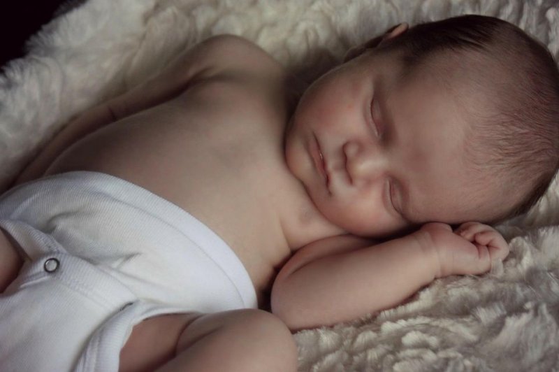 Many parents fail to adhere to safe infant sleep practices after nighttime waking