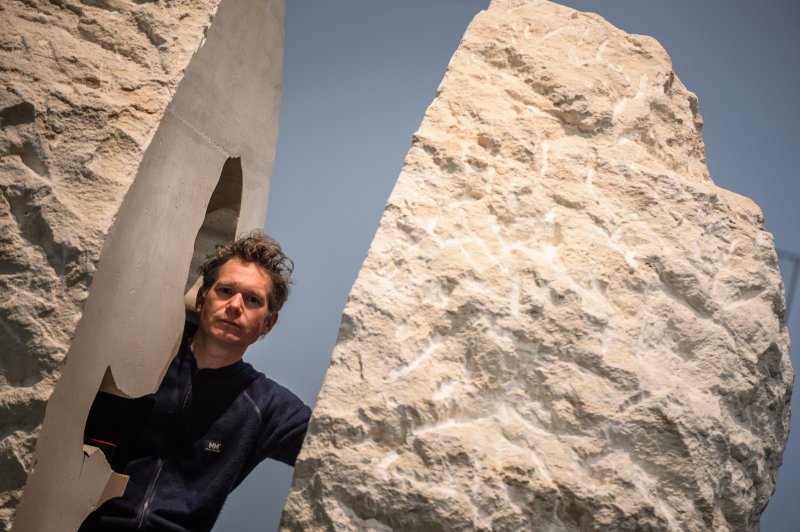 French artist Abraham Poincheval to live in a boulder for one week