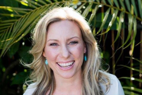 Minneapolis officer faces felony charges for Justine Damond shooting